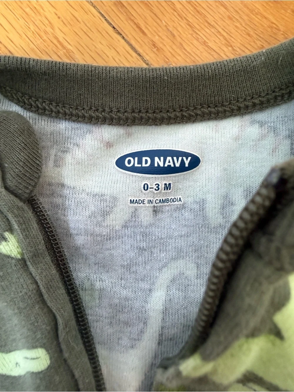Set of 4 0-3 month pajamas, old navy/modern moments/simple joys